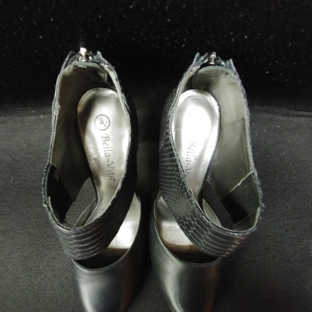 Heels - Picture 3 of 5